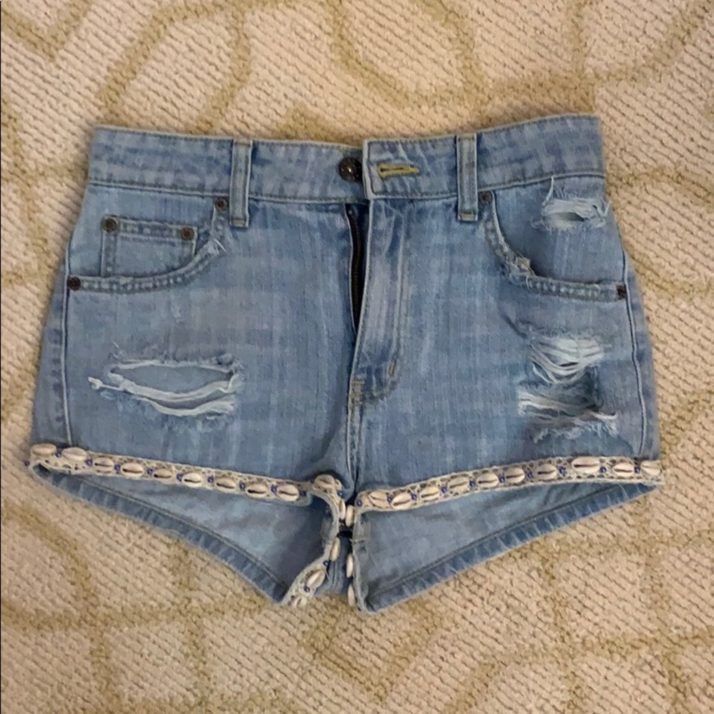 Car mar denim shorts with sea shell trim